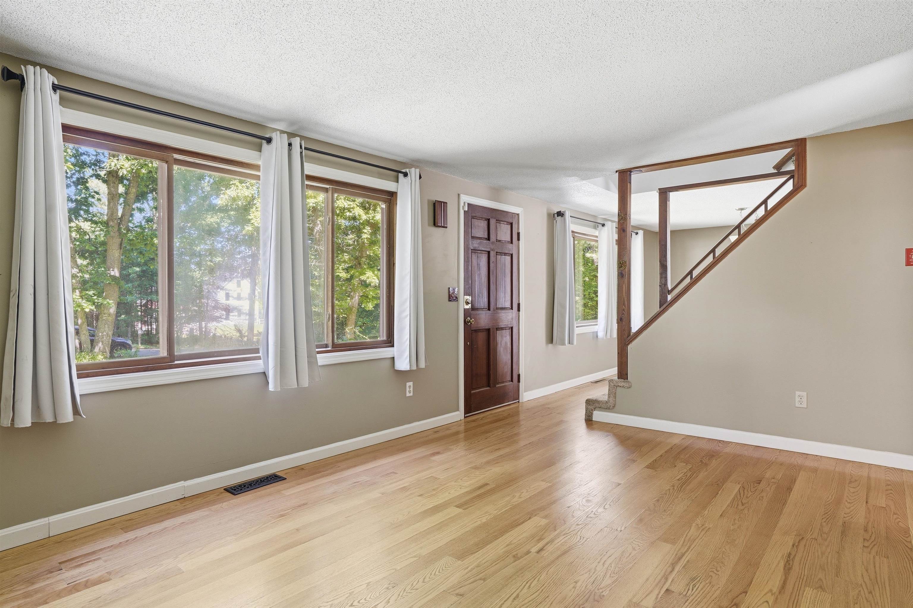 73 Old Chester Road Derry, NH 03038 - Photo 20 of 43