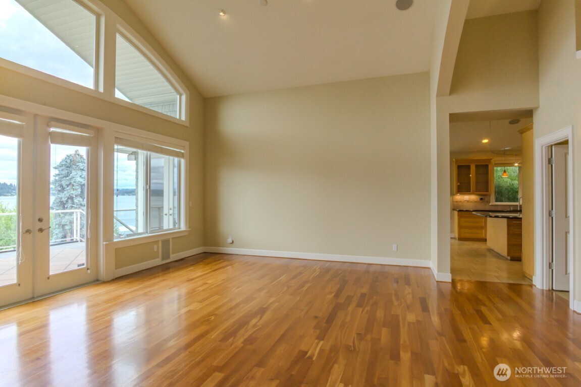 8568 Sand Point Way Northeast Seattle, WA 98115 - Photo 14 of 40