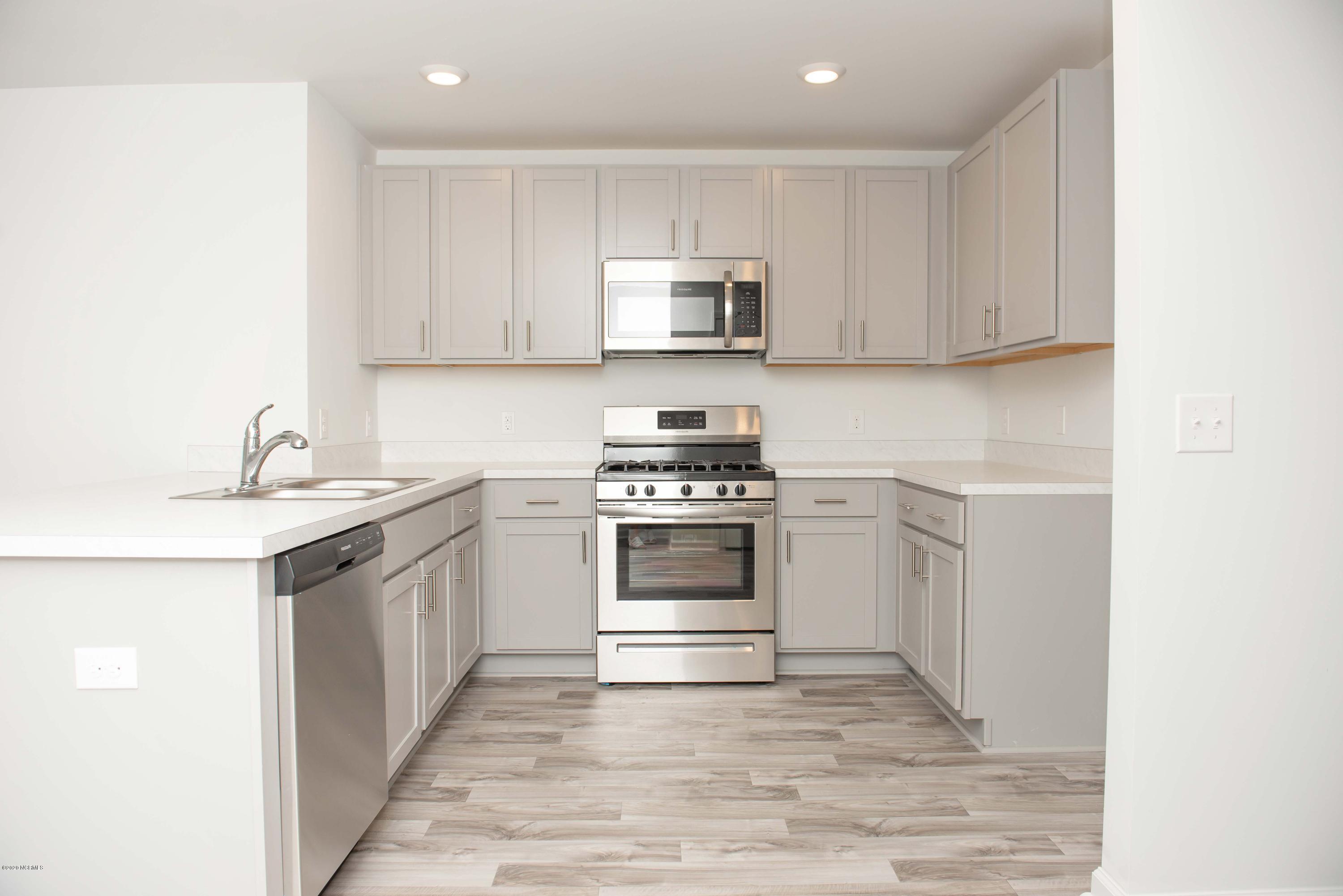 403 Ellis Road Southeast, Unit LOT #32 Bolivia, NC 28422 - Photo 9 of 26 Example Kitchen