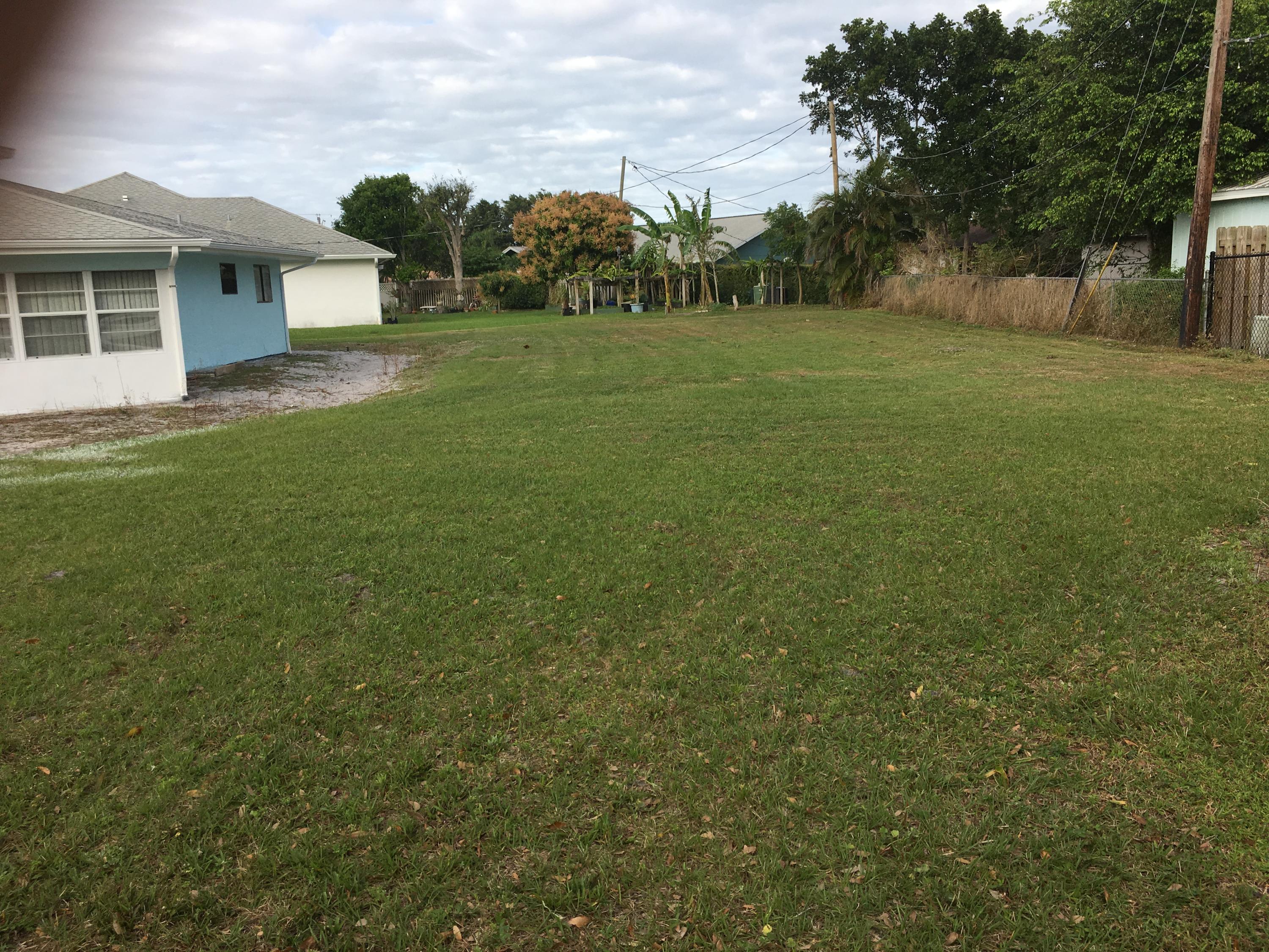 1534 Southeast Pitcher Road Port St. Lucie, FL 34952 - Photo 8 of 40 5838F593-DDAF-44F7-9FB1-7A3ABB70F77B
