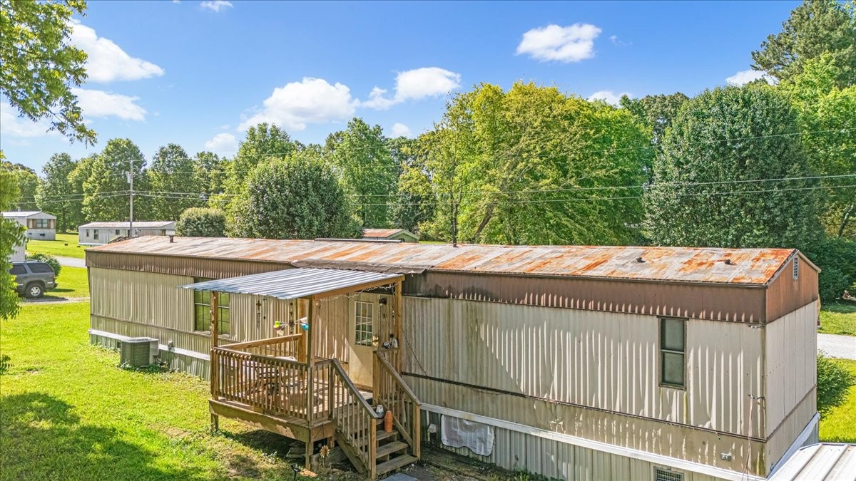 0 Ez Lane Manchester, TN 37355 - Photo 33 of 56 a terrace with a table and chairs