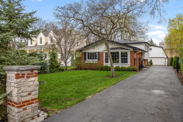 $589,000 | 1621 Sunset Ridge Road, Glenview, IL 60025