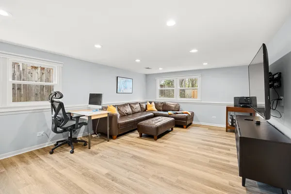 $589,000 | 1621 Sunset Ridge Road, Glenview, IL 60025