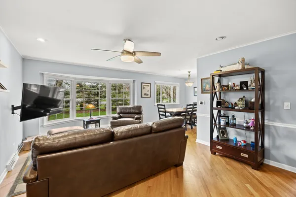 $589,000 | 1621 Sunset Ridge Road, Glenview, IL 60025