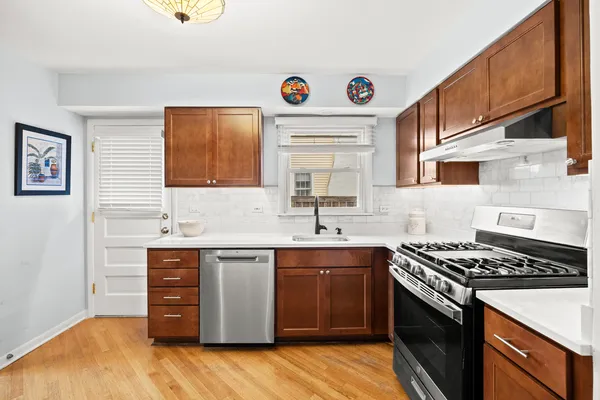 $589,000 | 1621 Sunset Ridge Road, Glenview, IL 60025