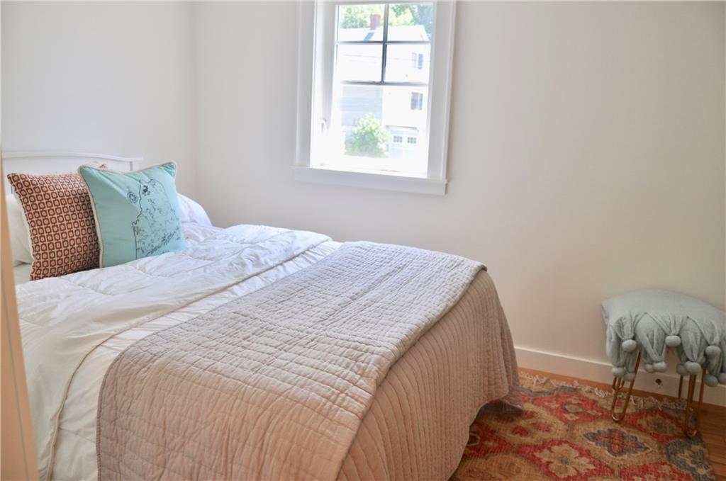 14 Sykes Road Pemaquid, ME 04558 - Photo 10 of 15 The guest suite offers an inviting...