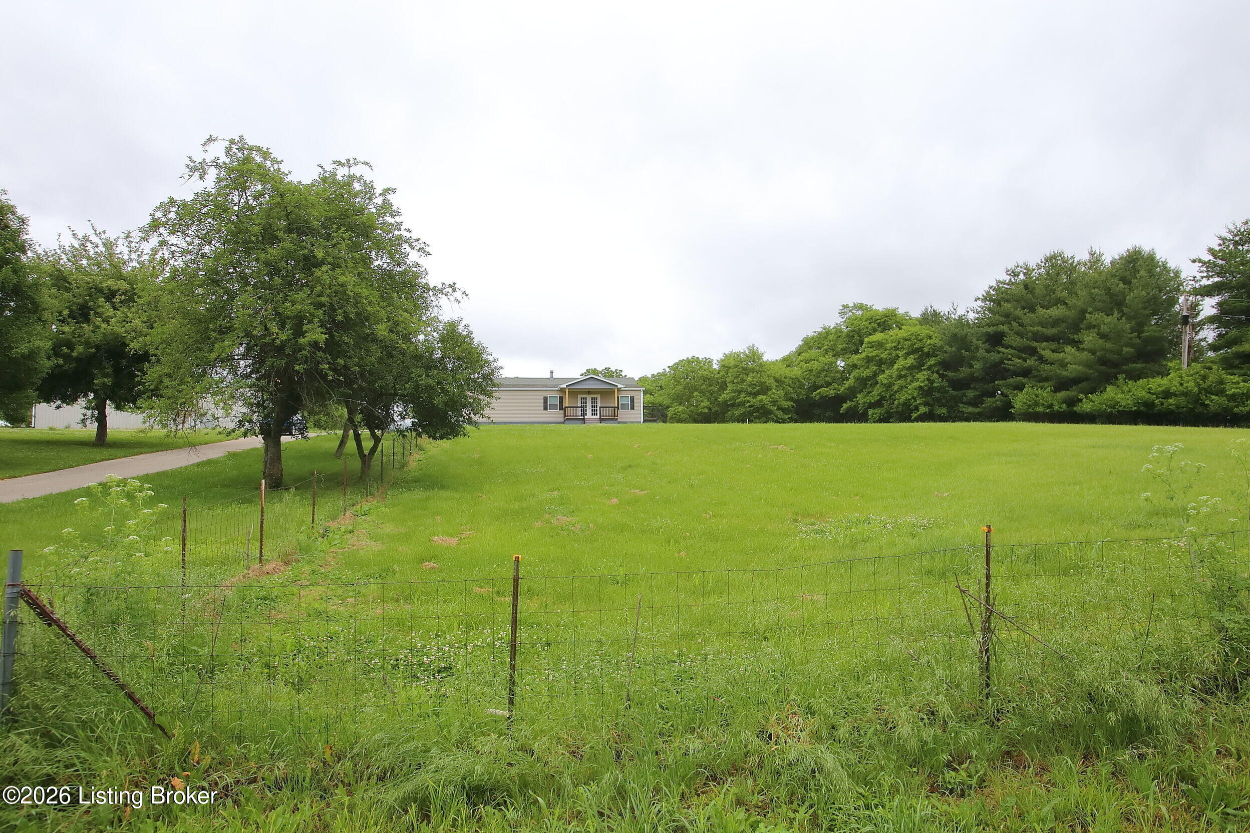 41 Travis Road Taylorsville, KY 40071 - Photo 2 of 44 Front