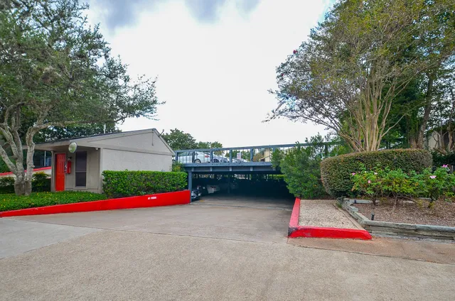 $1,600 | 5711 Sugar Hill Drive, Unit 54, Houston, TX 77057