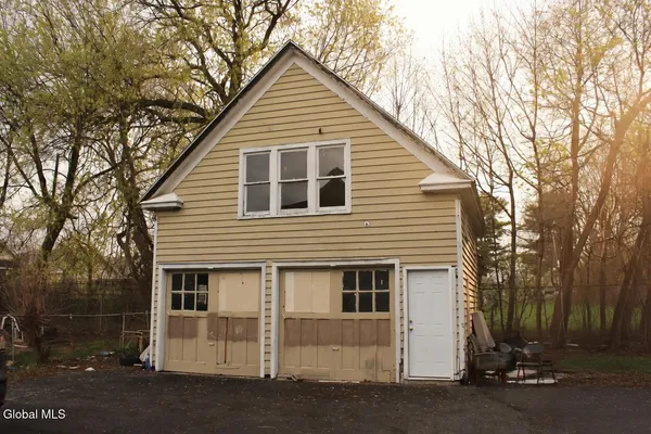 $289,000 | 261 Altamont Avenue, Schenectady, NY 12304