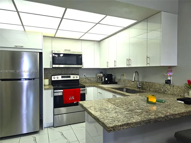 $235,000 | 1750 West 56th Street, Unit 216, Hialeah, FL 33012