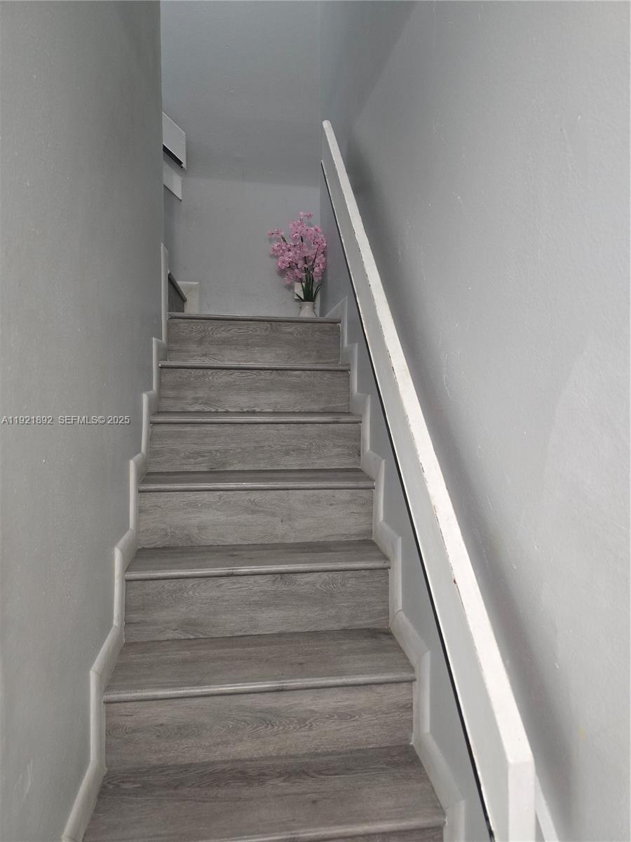 1750 West 56th Street, Unit 216 Hialeah, FL 33012 - Photo 5 of 14 a view of entryway