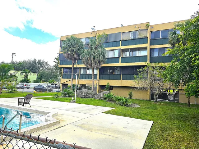 $235,000 | 1750 West 56th Street, Unit 216, Hialeah, FL 33012