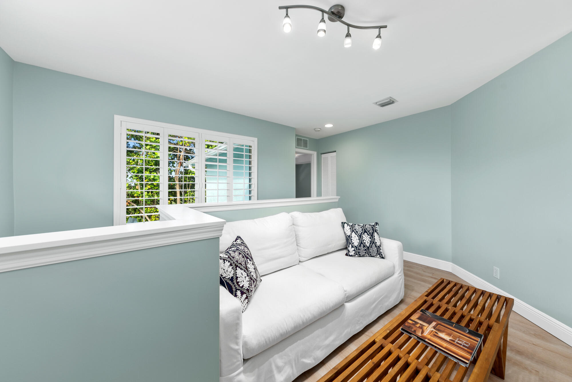 490 Mars Way Juno Beach, FL 33408 - Photo 18 of 35 490 Mars Way (30)