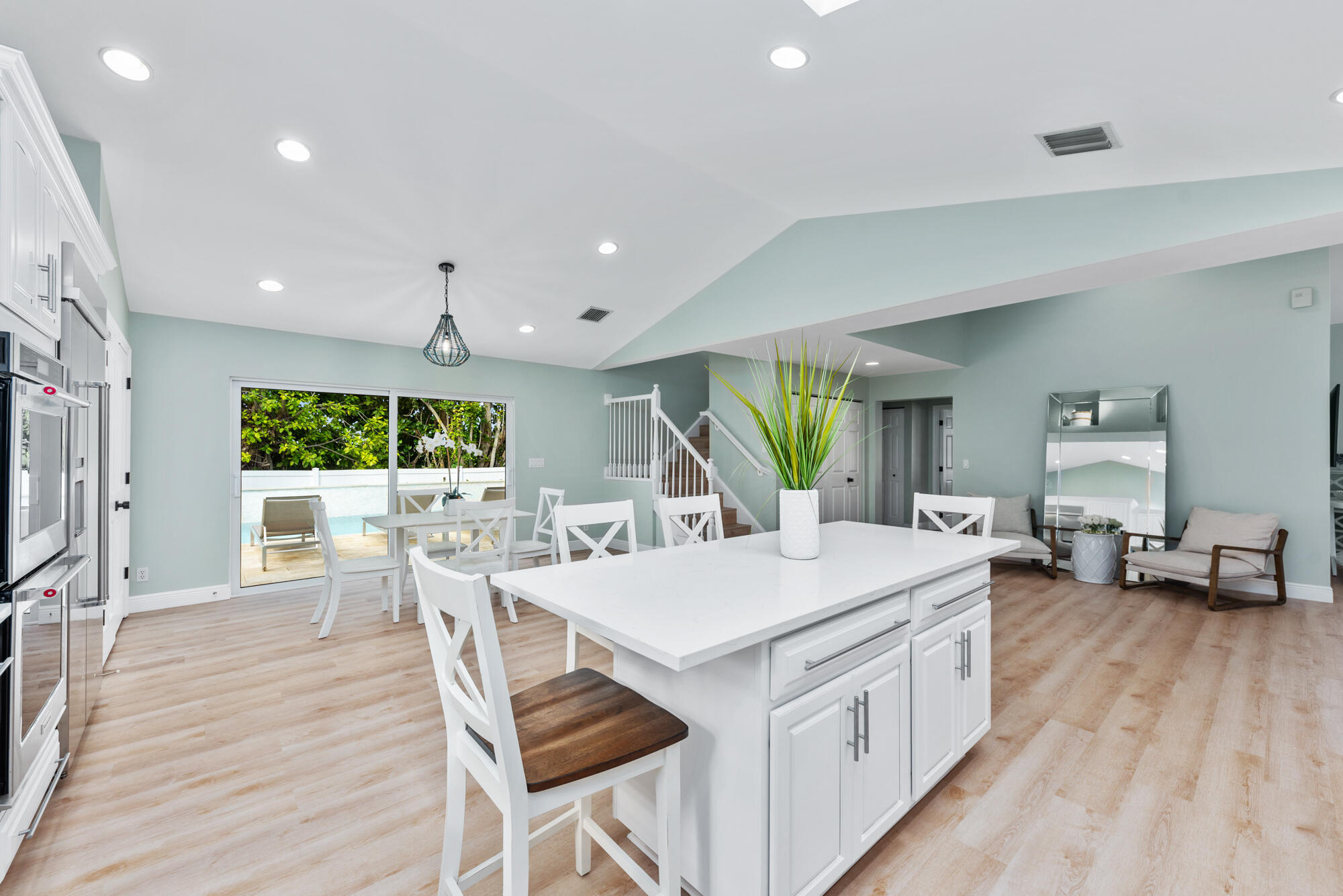 490 Mars Way Juno Beach, FL 33408 - Photo 9 of 35 490 Mars Way (22)