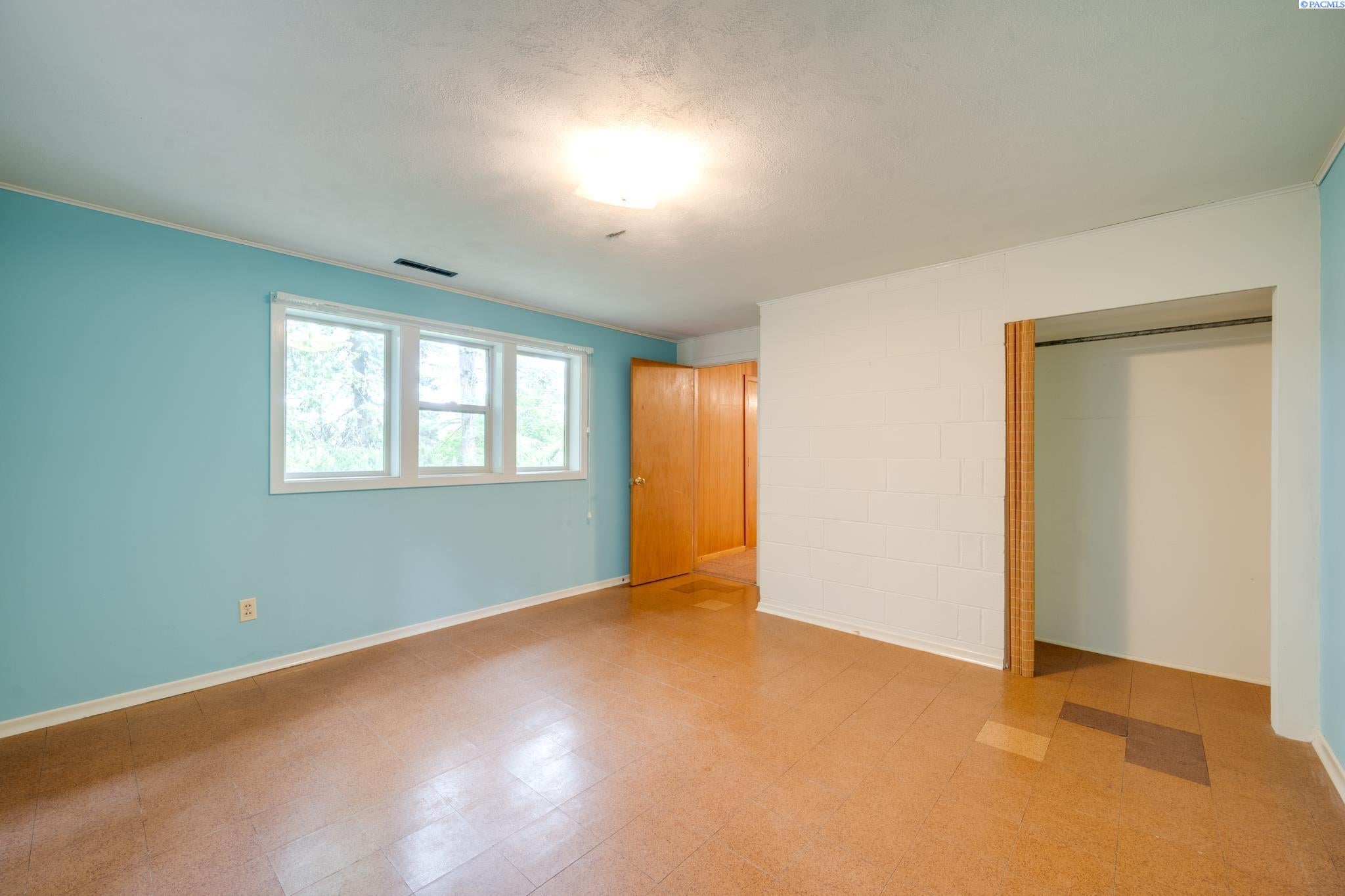 732 Southeast Ridgeview Street Pullman, WA 99163 - Photo 16 of 27 Gallery Image 16