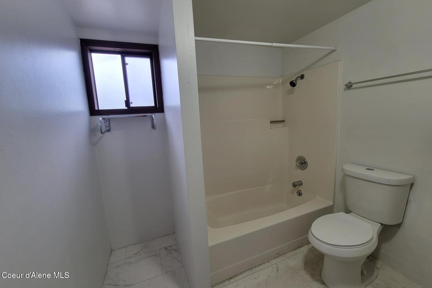 180 3rd Street Priest River, ID 83856 - Photo 16 of 47 Unit 3 - 14. Bathroom