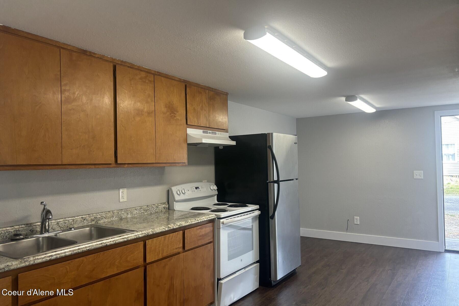 180 3rd Street Priest River, ID 83856 - Photo 25 of 47 Unit 1 - 4. Enter to Kitchen