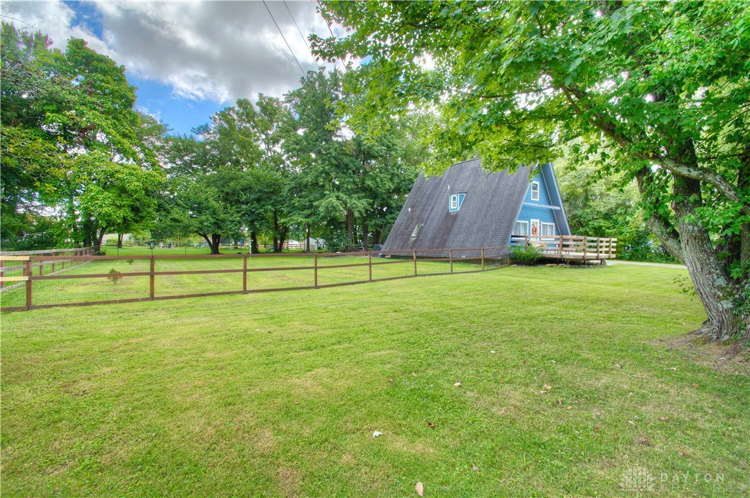 3374 Jenny Lind Road Amelia, OH 45102 - Photo 2 of 21 Large front and back yards