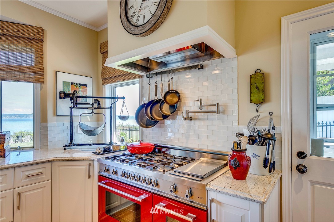 23920 Jefferson Point Road Northeast Kingston, WA 98346 - Photo 11 of 39 Gallery Image 11