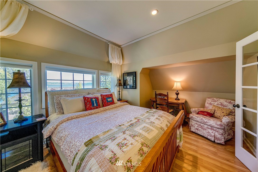 23920 Jefferson Point Road Northeast Kingston, WA 98346 - Photo 33 of 39 Gallery Image 33