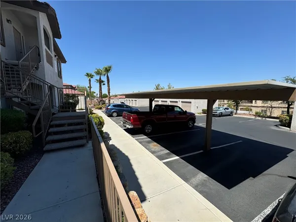 $1,675 | 2305 West Horizon Ridge Parkway, Unit 2911, Henderson, NV 89052