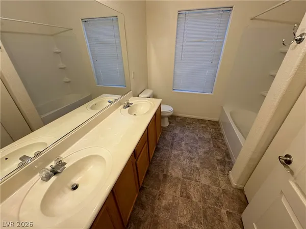 $1,675 | 2305 West Horizon Ridge Parkway, Unit 2911, Henderson, NV 89052