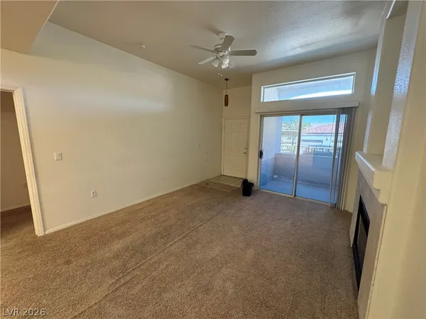 $1,675 | 2305 West Horizon Ridge Parkway, Unit 2911, Henderson, NV 89052