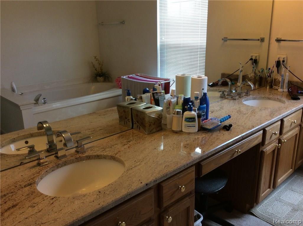 485 Springfield Drive Canton, MI 48188 - Photo 24 of 48 IMG_0079.JPG