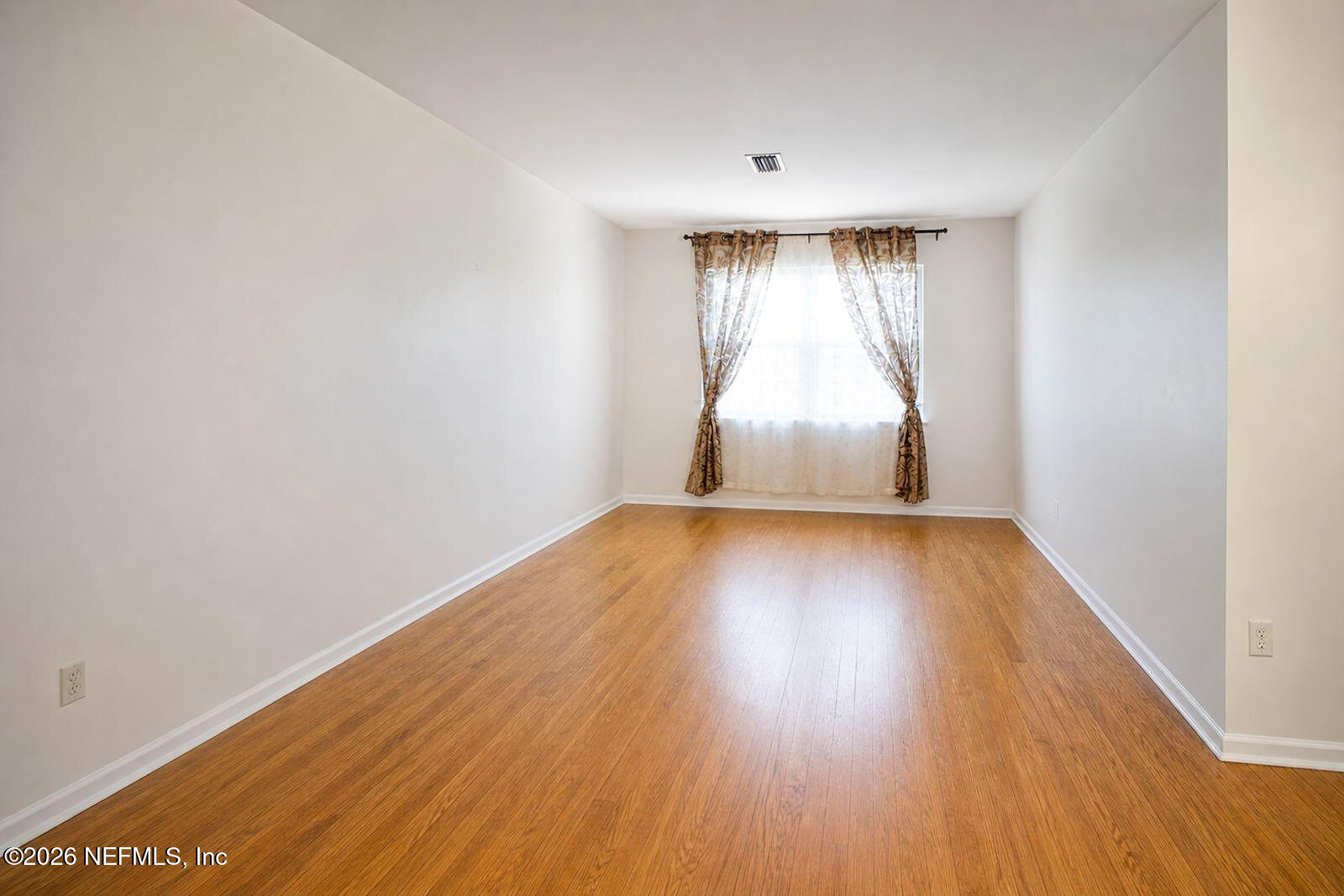 7711 Altama Road Jacksonville, FL 32216 - Photo 5 of 18 7711_LivingRoom_03