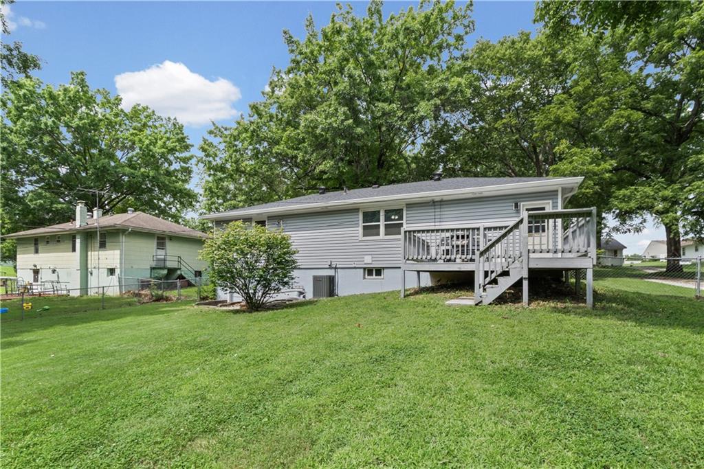 1104 Lexington Road Pleasant Hill, MO 64080 - Photo 24 of 27