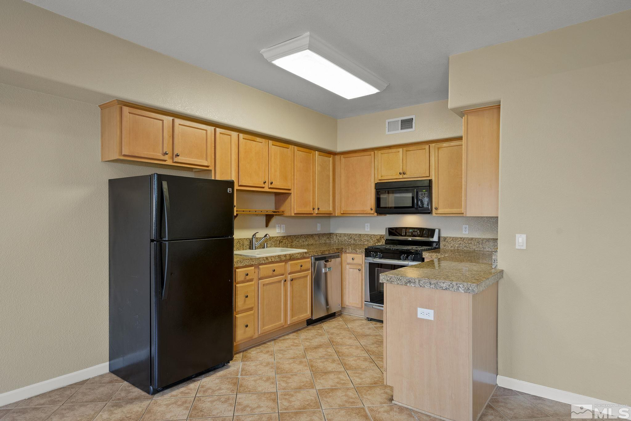 2135 Hellaby Lane, Unit LN Reno, NV 89502 - Photo 7 of 23 Photo 7