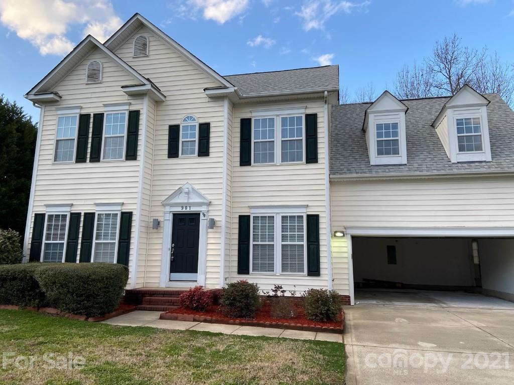 901 Cadogan Court Fort Mill, SC 29708 - Photo 2 of 33 a view of front a house
