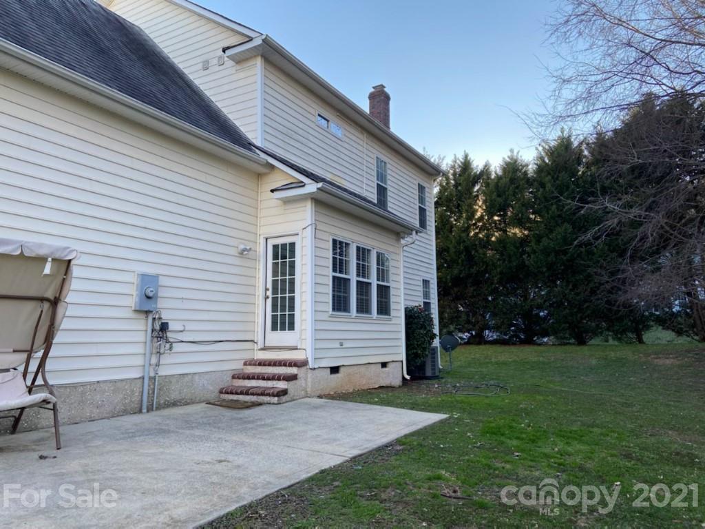 901 Cadogan Court Fort Mill, SC 29708 - Photo 7 of 33 a view of a house with a yard