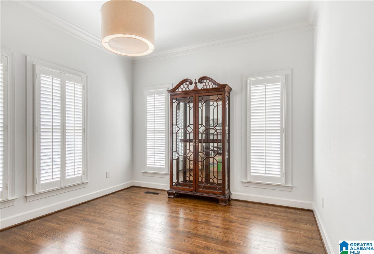 127 East Hawthorne Road Birmingham, AL 35209 - Photo 15 of 32