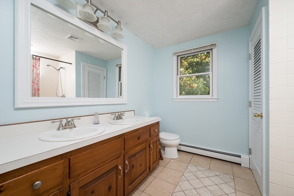 14 Chamberlain Run Hingham, MA 02043 - Photo 17 of 20