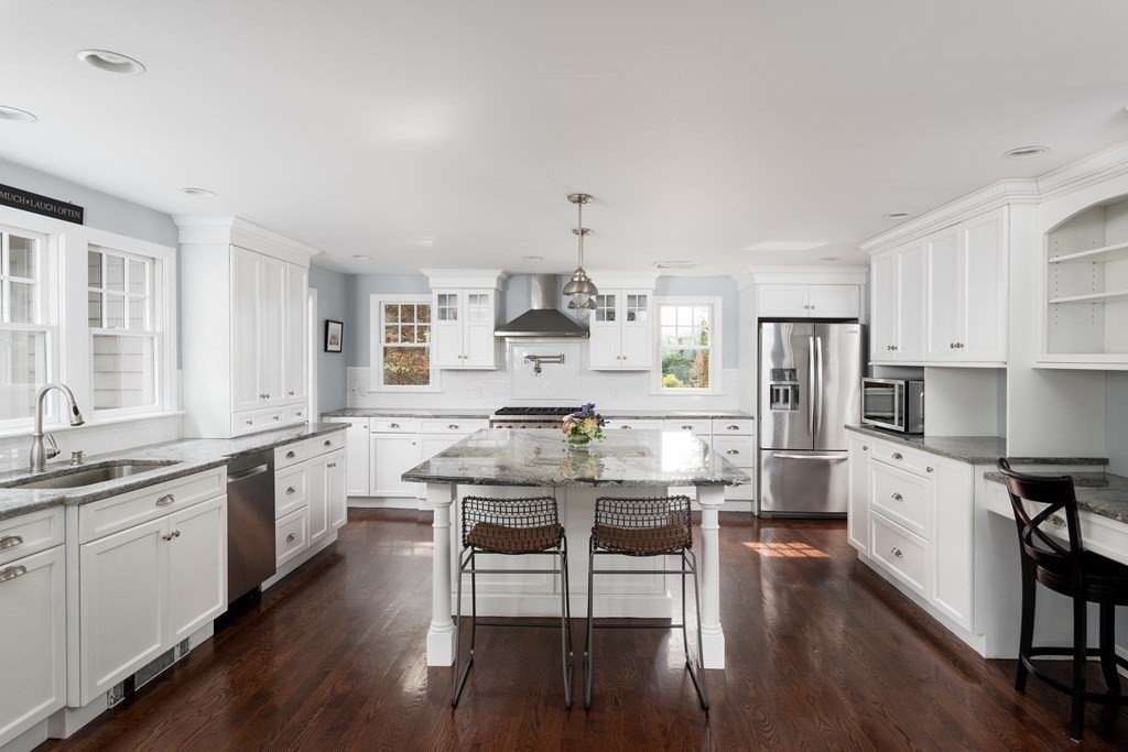 14 Chamberlain Run Hingham, MA 02043 - Photo 2 of 20