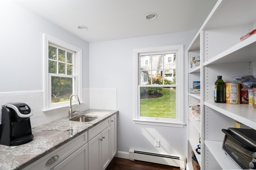 14 Chamberlain Run Hingham, MA 02043 - Photo 4 of 20