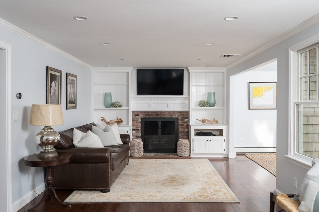 14 Chamberlain Run Hingham, MA 02043 - Photo 6 of 20