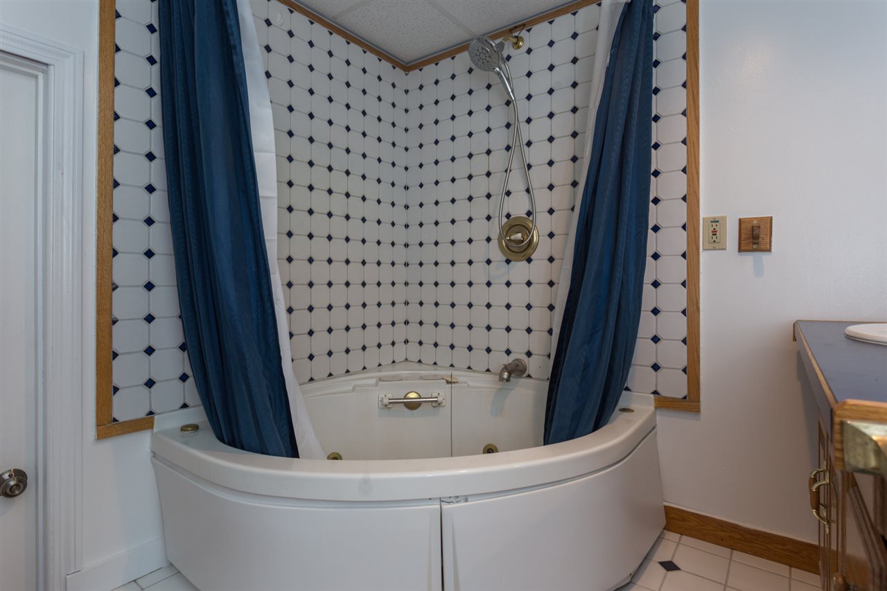 38 Mooers Road Nottingham, NH 03290 - Photo 22 of 40