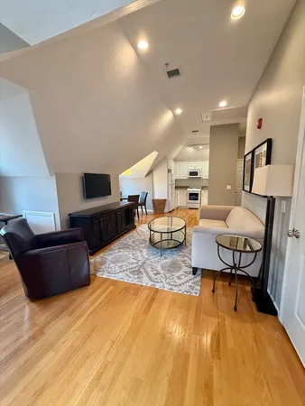 $2,500 | 56 Eliot Street, Unit C, Natick, MA 01760