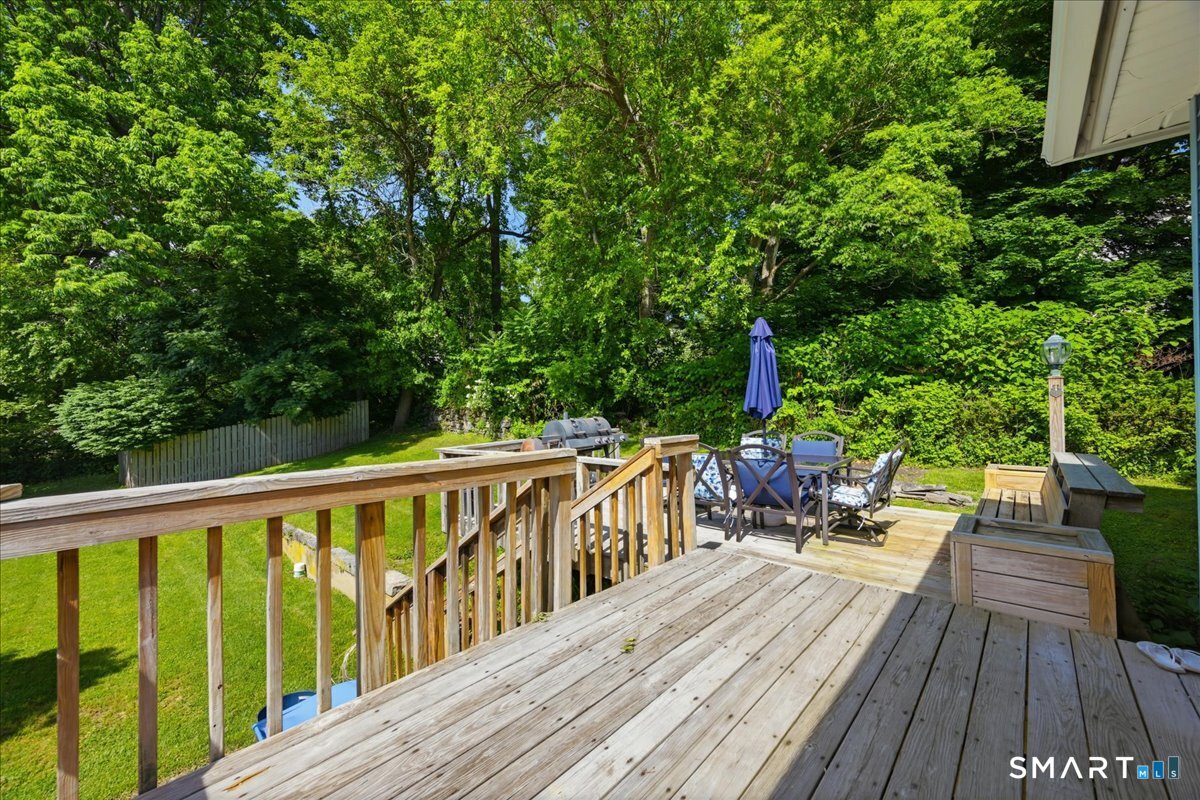 23 Sturtevant Avenue Norwich, CT 06360 - Photo 30 of 40