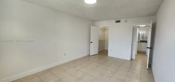 $1,950 | 8255 Lake Drive, Unit 405, Doral, FL 33166