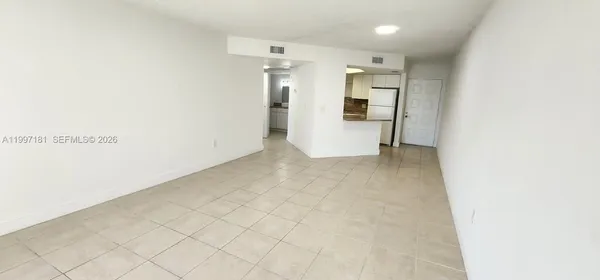 $1,950 | 8255 Lake Drive, Unit 405, Doral, FL 33166