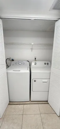 $1,950 | 8255 Lake Drive, Unit 405, Doral, FL 33166