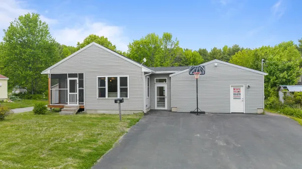 $349,900 | 81 Bowman Street, Farmingdale, ME 04344