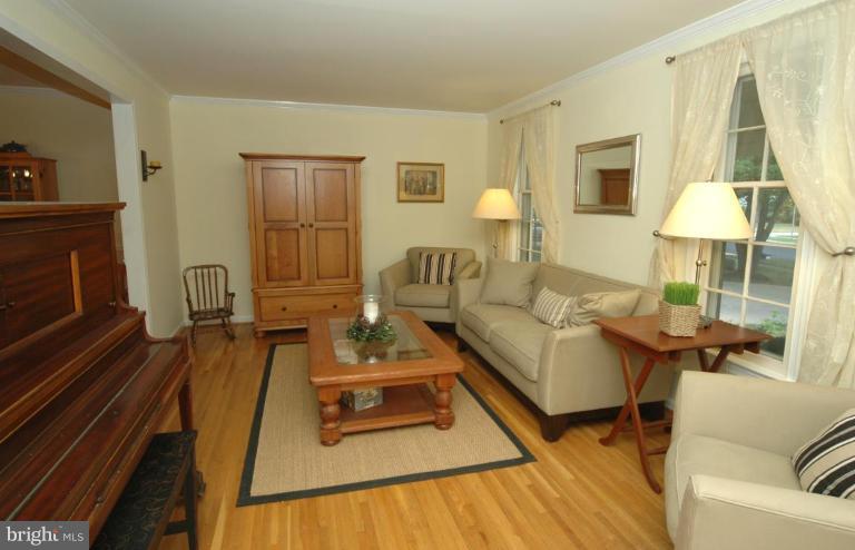 1620 Woodwell Road Silver Spring, MD 20906 - Photo 2 of 15 Living Room