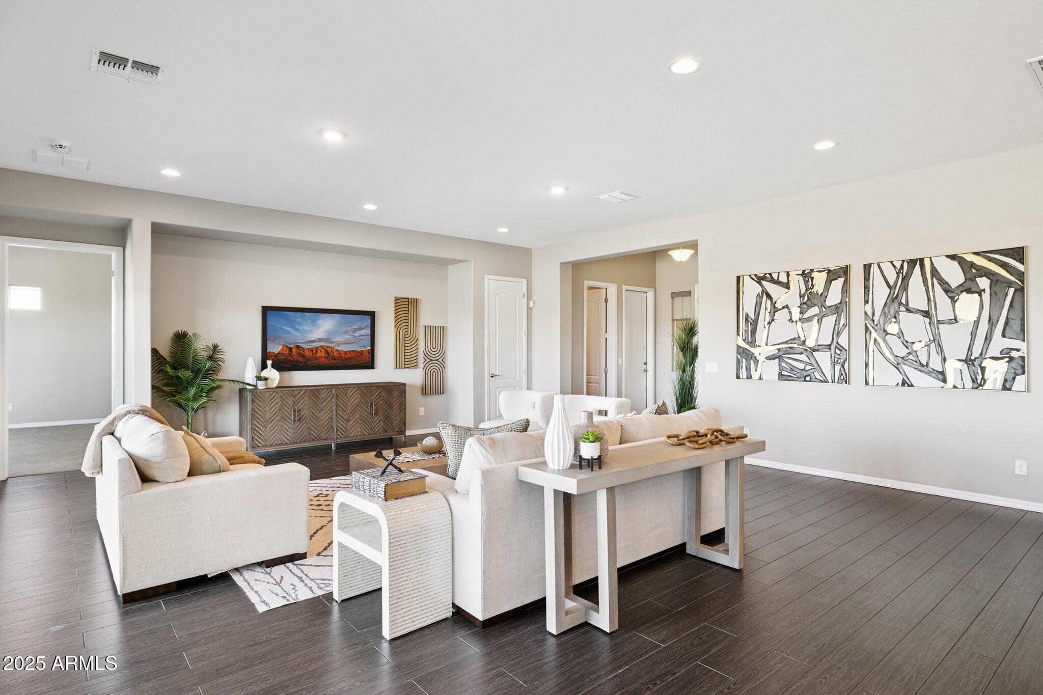 7707 South 43rd Place Phoenix, AZ 85042 - Photo 12 of 56 Great Room