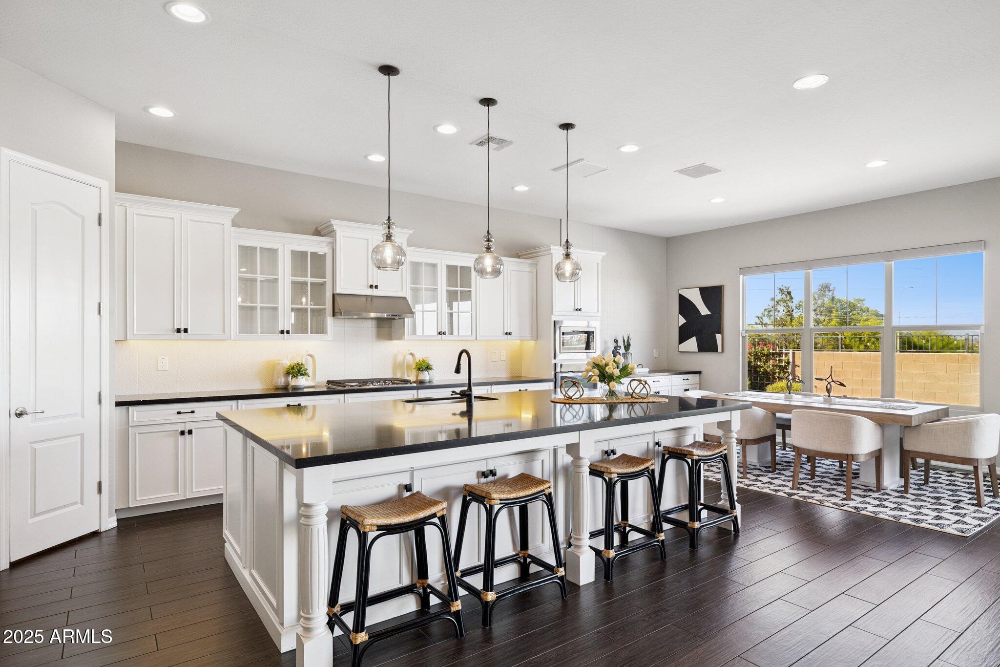 7707 South 43rd Place Phoenix, AZ 85042 - Photo 15 of 56 Kitchen/Dining Area