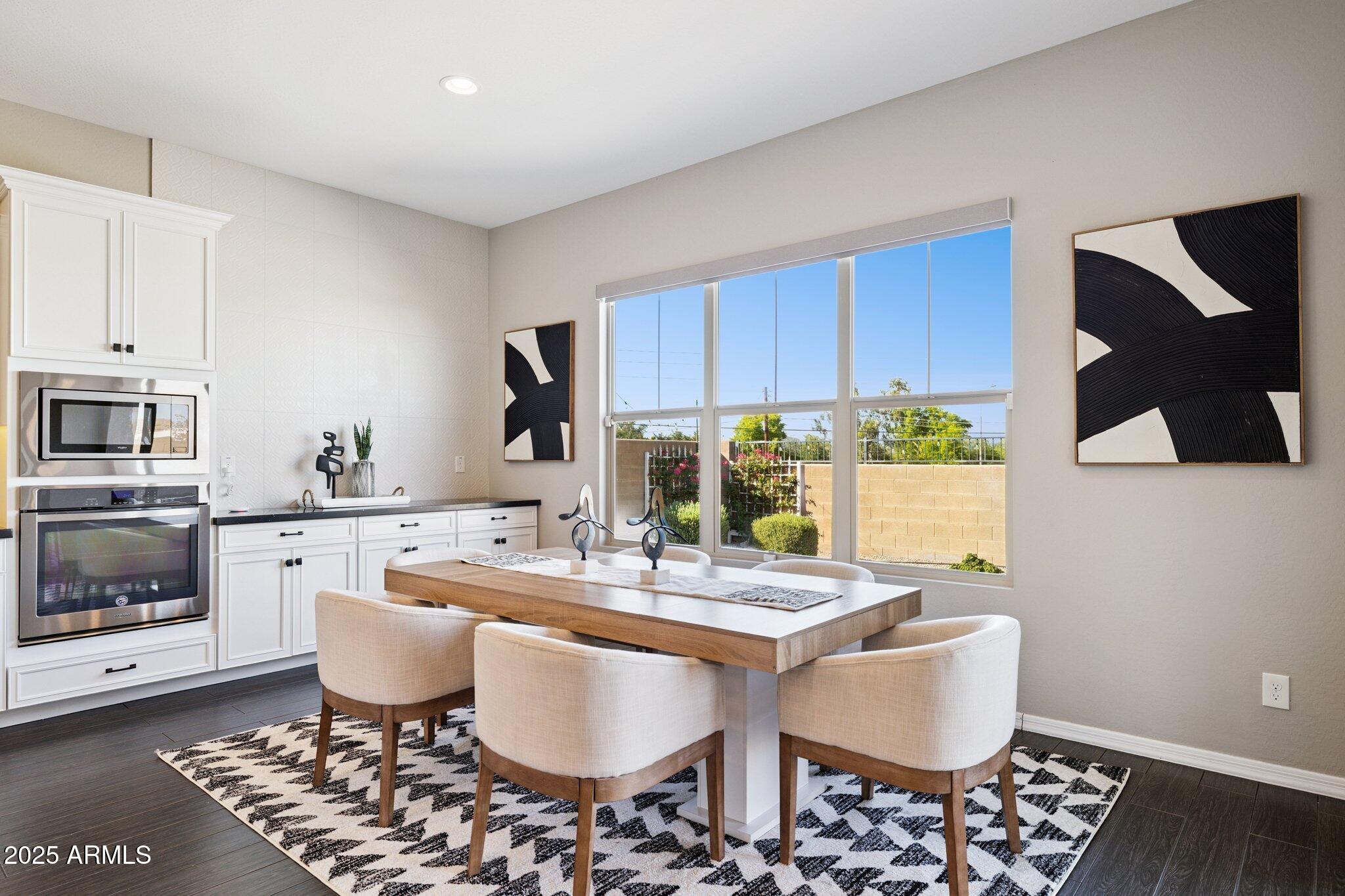 7707 South 43rd Place Phoenix, AZ 85042 - Photo 18 of 56 Dining Area