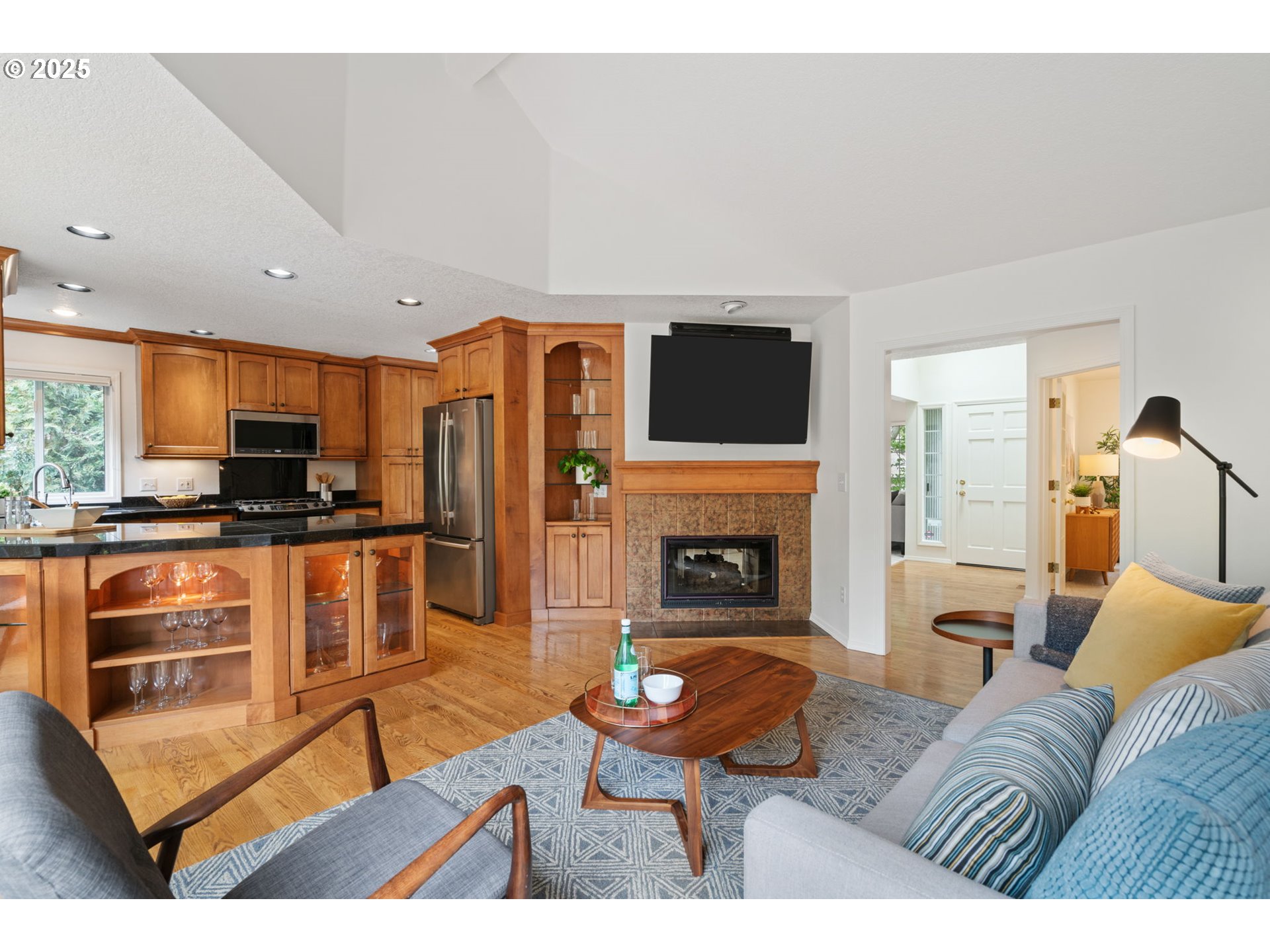 4938 Southwest Orchard Lane Portland, OR 97219 - Photo 15 of 43